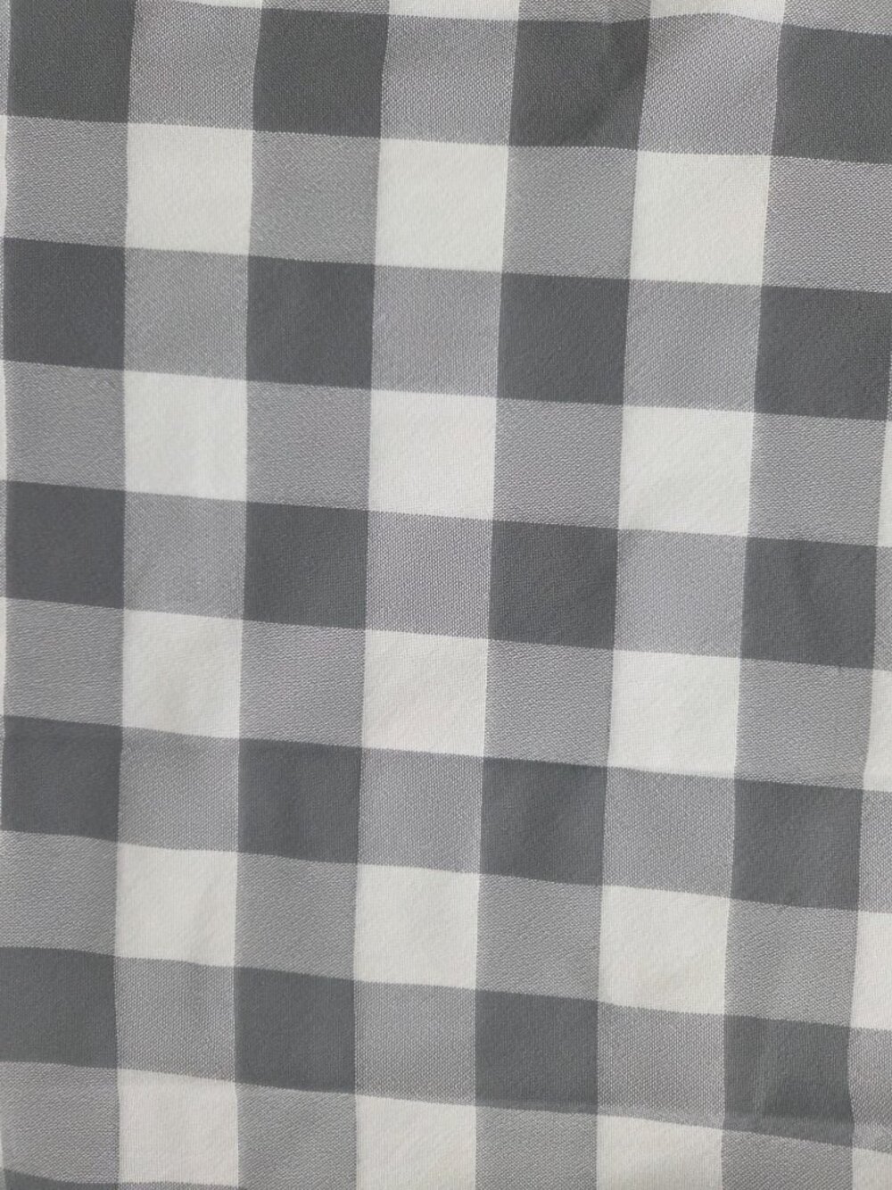 Checked Tablecloth - Picture 2 of 6